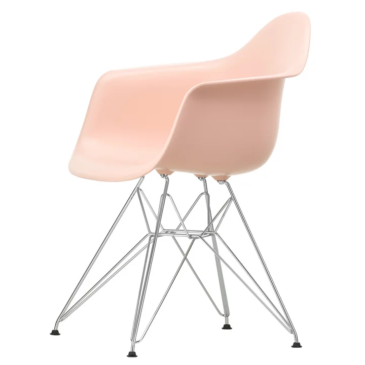Eames Plastic Armchair DAR von Vitra in verchromt / zartrosé