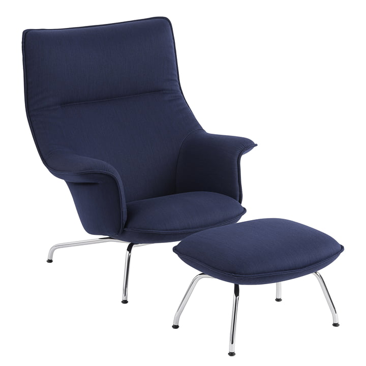 Doze Lounge Chair mit Ottoman von Muuto mit Untergestell Chrom / Bezug dunkelblau (Balder 782)