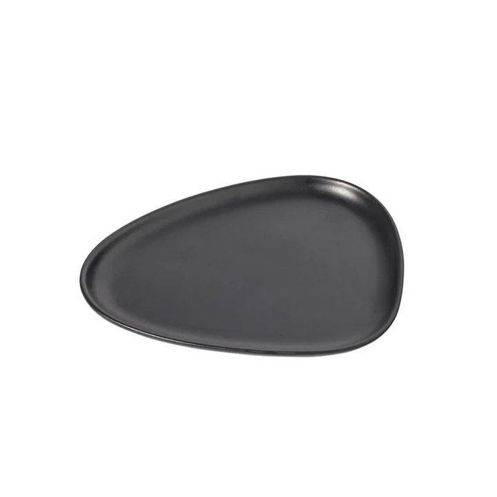 Curve Stoneware Lunch Teller 22 x 19 cm von Lind DNA in schwarz	