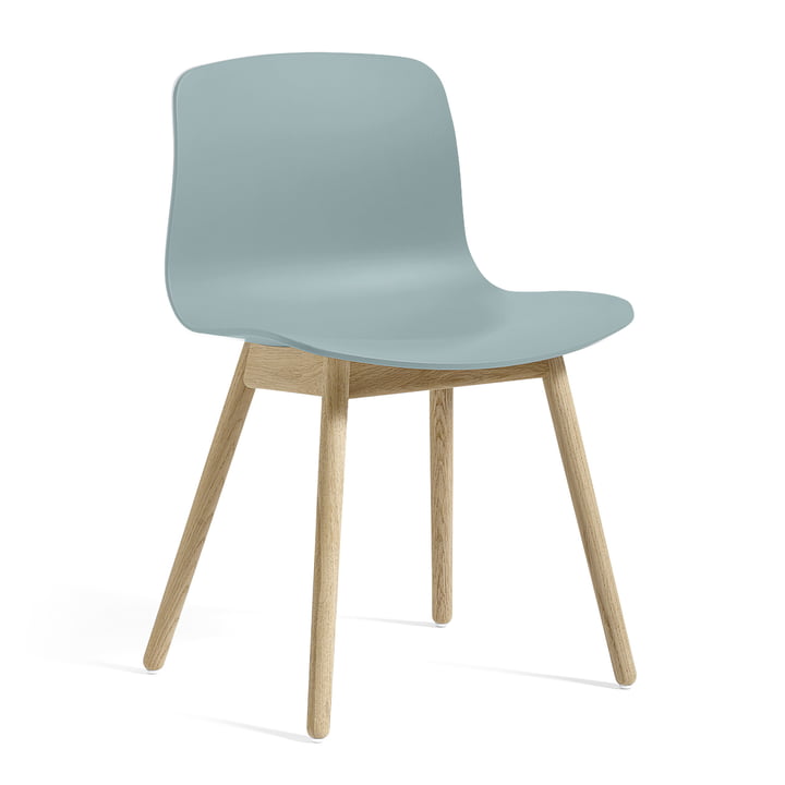 About A Chair AAC 12 von Hay in Eiche geseift / dusty blue