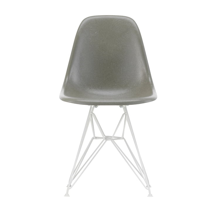 Eames Fiberglass Side Chair DSR von Vitra in weiß / Eames raw umber (Filzgleiter weiß)