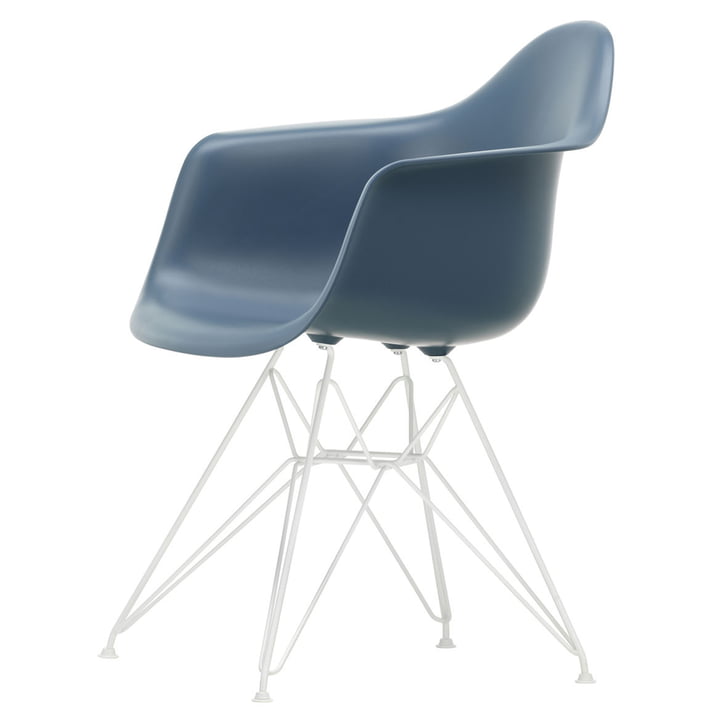 Eames Plastic Armchair DAR von Vitra in weiß / meerblau (Filzgleiter weiß)