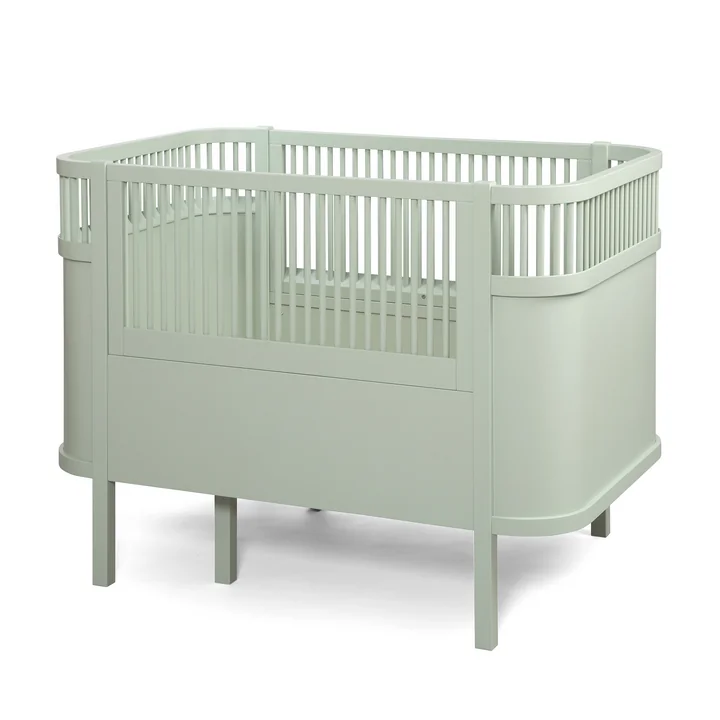 Das Sebra Bett Baby & Junior von Sebra in mist green