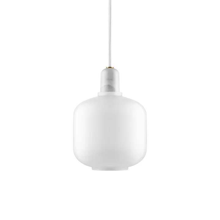Amp Pendelleuchte small von Normann Copenhagen in Weiß / Weiß
