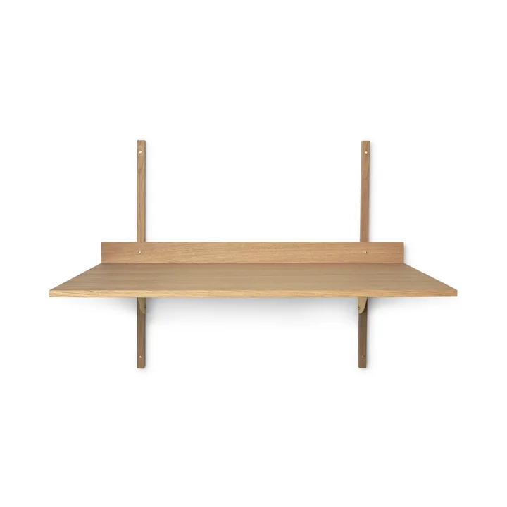 Der Sector Schreibtisch von Ferm Living in Eiche / messing