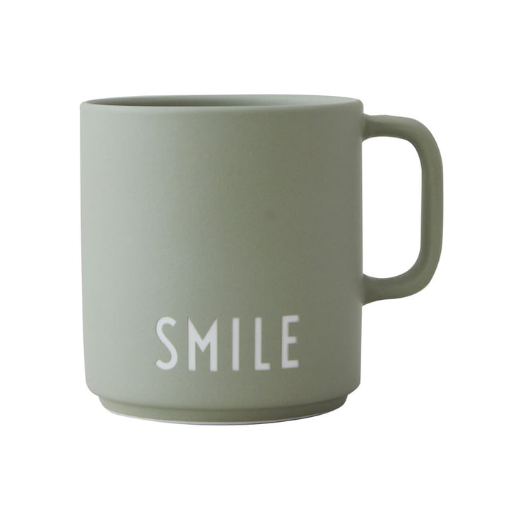 Der AJ Favourite Porzellan Becher von Design Letters in Smile /grün