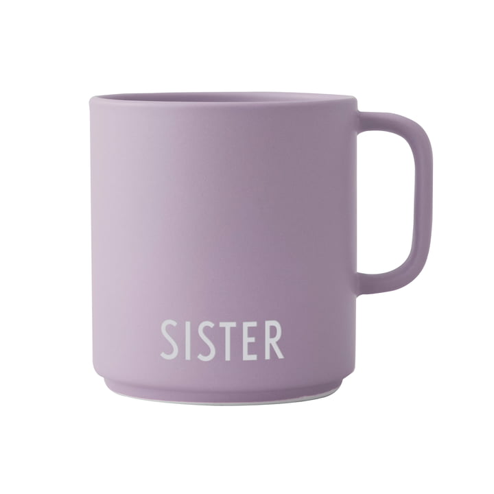Der AJ Mini Favourite Porzellan Becher mit Henkel von Design Letters, Sister / lavendel