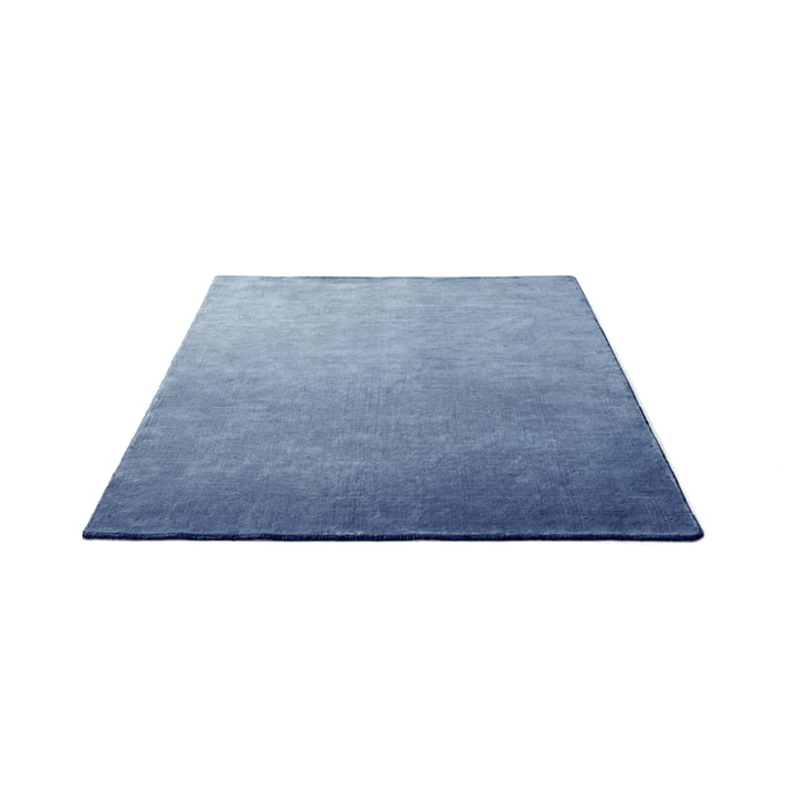 The Moor Rug AP5 170 x 240 cm von &Tradition in Grey Blue Thunder