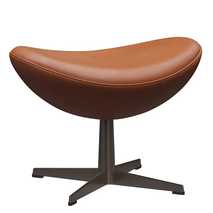 Der Egg Fußhocker von Fritz Hansen, braun-bronze / Grace Leder walnuss