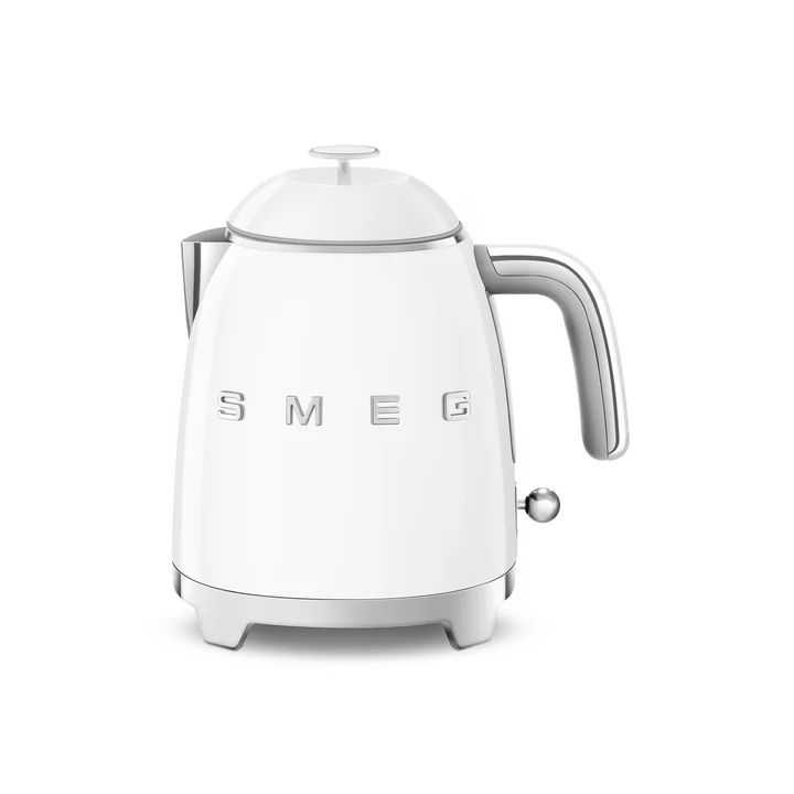 Mini-Wasserkocher KLF05 im 50's Retro Style von Smeg in weiß