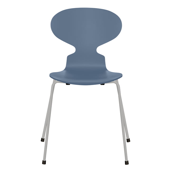 Die Ameise Stuhl von Fritz Hansen, Esche dusk blue gefärbt / Gestell nine grey
