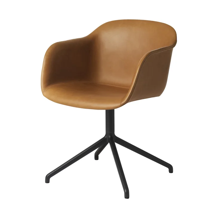 Fiber Chair Swivel Base von Muuto in Leder cognac / schwarz