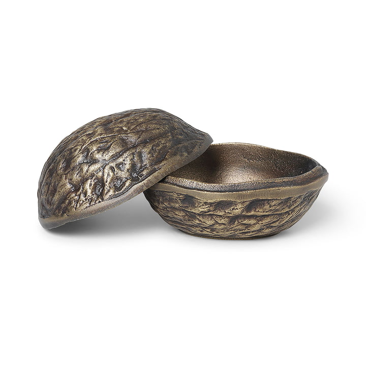 Forest Nut Deko Box von Ferm Living in einem antiken Messing-Finish