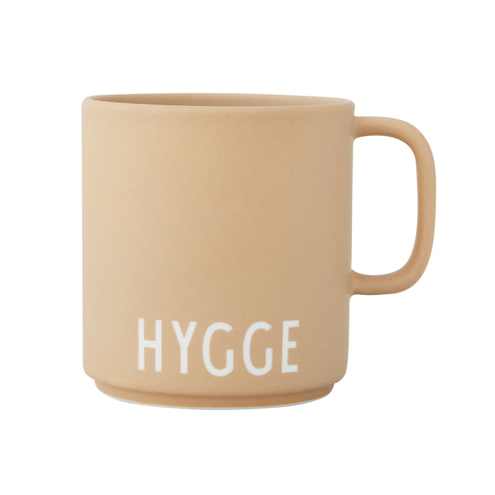 AJ Favourite Porzellan Becher mit Henkel von Design Letters in Hygge / beige