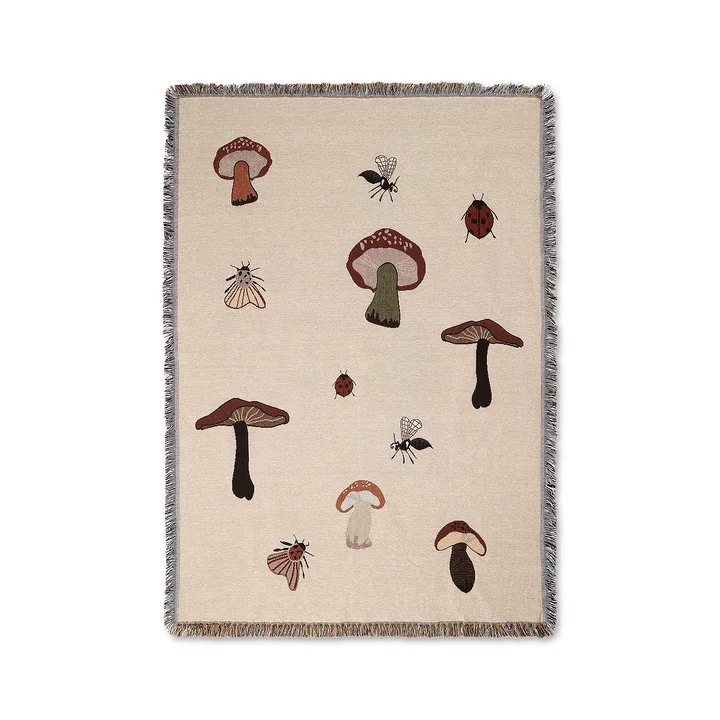 Forest Decke und Wanddeko von Ferm Living in der Farbe sand