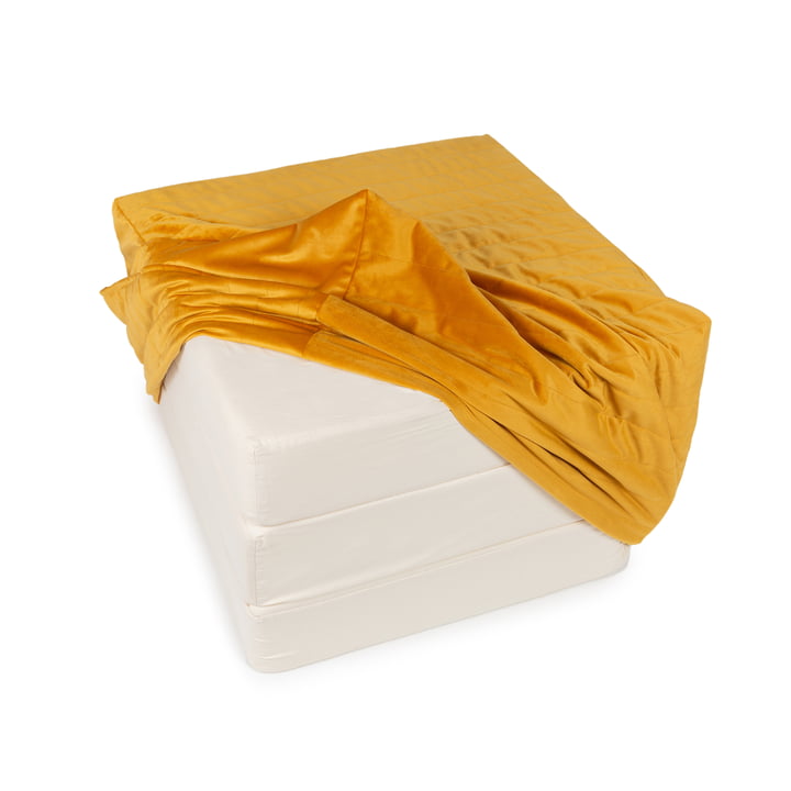 Sleepover Faltmatratze und Hocker von Nobodinoz in der Farbe farniente yellow