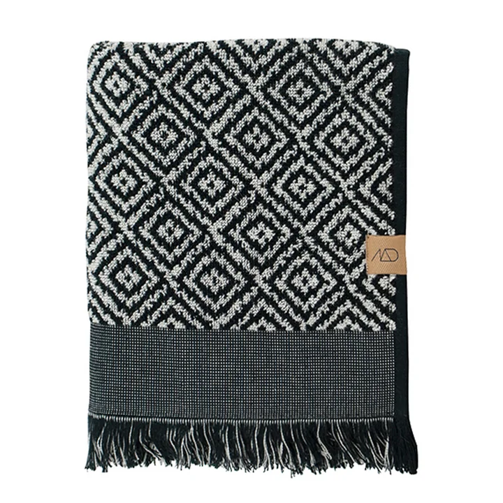 Morocco Badetuch 70 x 140 cm von Mette Ditmer in schwarz / weiß