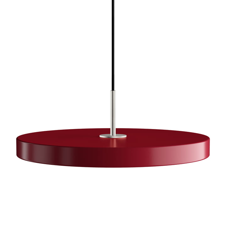 Die Asteria LED-Pendelleuchte von Umage in Stahl / ruby red