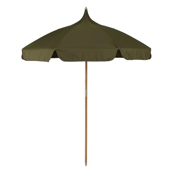 Lull Sonnenschirm von Ferm Living in der Ausführung military olive