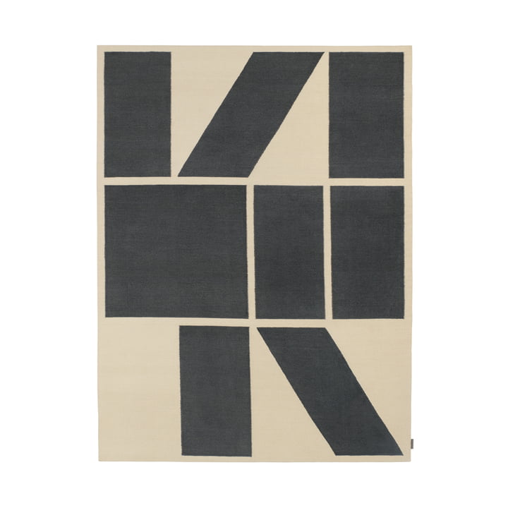 Kelim Untitled_AB11 Teppich, 180 x 240 cm, schwarz / beige (0033 Slate) von Kvadrat