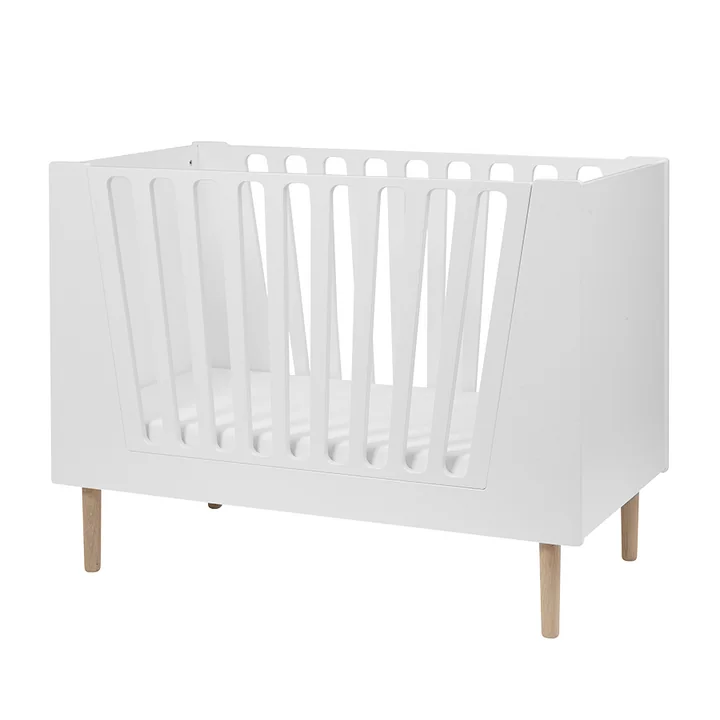 Babybett, 70 x 140 cm, weiß von Done by Deer