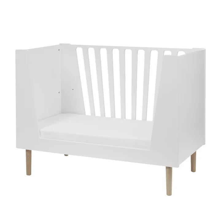Das Kinderbett von Done by Deer