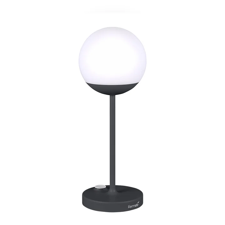 Mooon! Akku LED-Leuchte von Fermob in der Farbe anthrazit