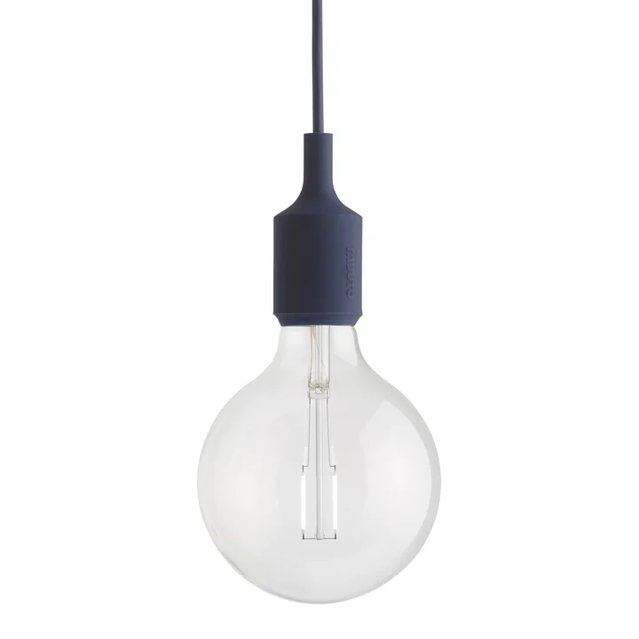 Socket E27 LED-Pendelleuchte von Muuto in der Farbe mitternachtsblau