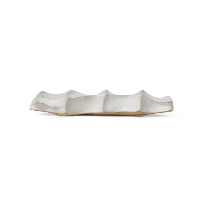 Serre Besteckablage von Ferm Living in der Farbe off-white