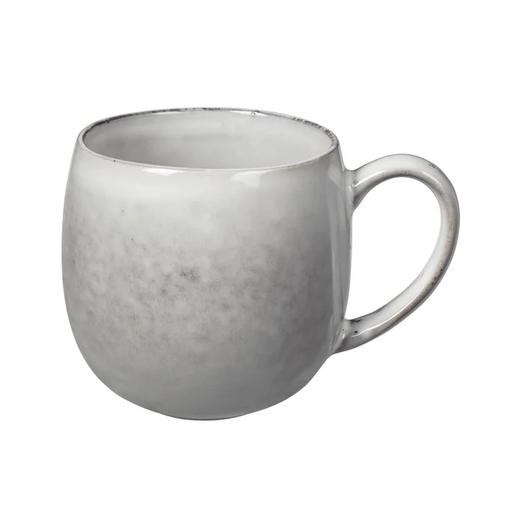 Broste Copenhagen - Nordic Sand Becher mit Henkel, 45 cl