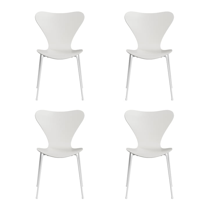 Fritz Hansen - Serie 7 Stuhl, Monochrom Esche weiß gefärbt / Gestell schwarz (4er Set)