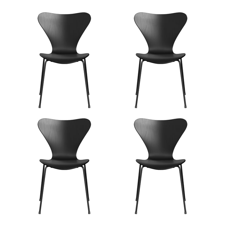 Fritz Hansen - Serie 7 Stuhl, Monochrom Esche schwarz gefärbt / Gestell schwarz (4er Set)