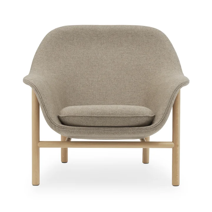 Drape Lounge Chair, low, eiche, Main Line Flax 23 von Normann Copenhagen