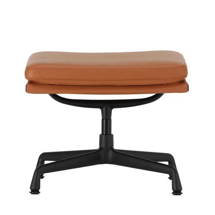 Vitra - EA 223 Soft Pad Hocker deep black, Leder Premium F, cognac (Gleiter für Teppichboden )