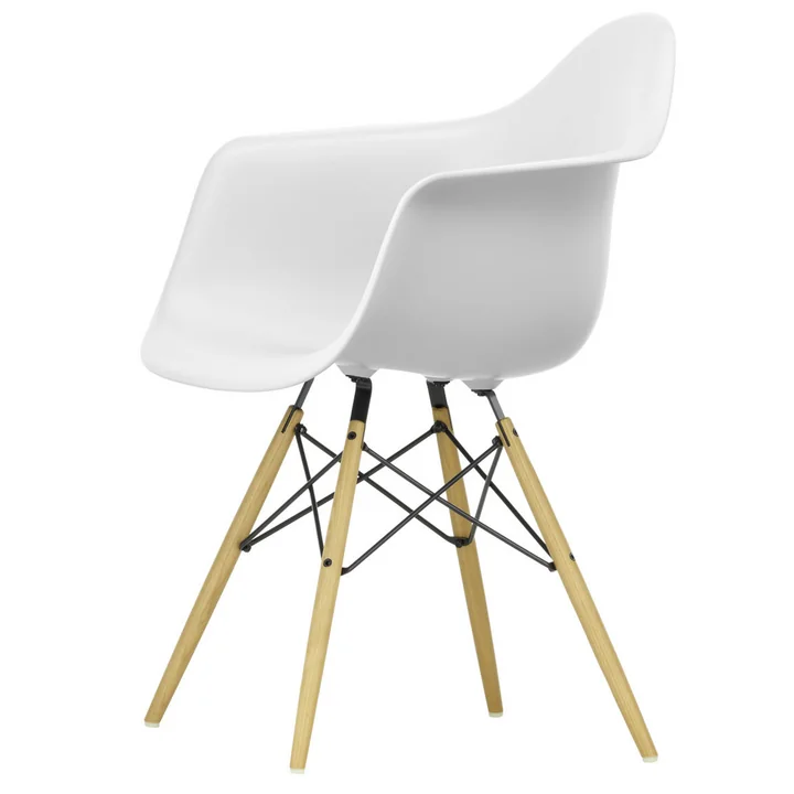 Eames Plastic Armchair von Vitra