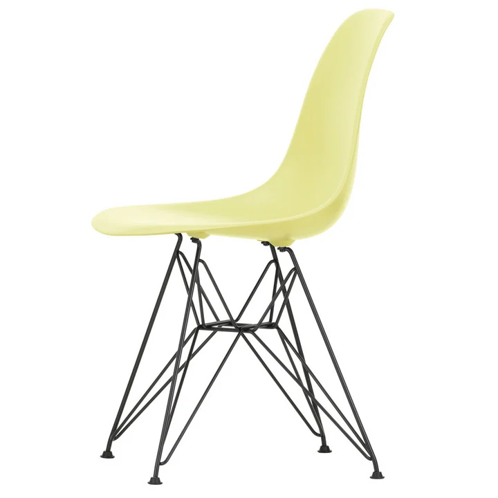 Eames Plastic Side Chair von Vitra
