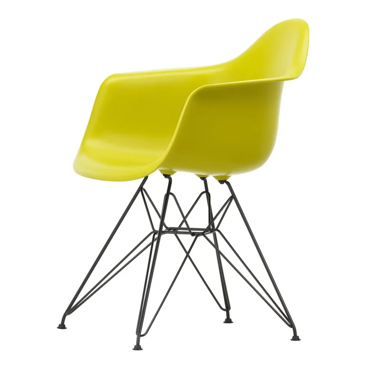 Eames Plastic Armchair von Vitra
