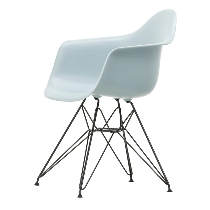Eames Plastic Armchair von Vitra