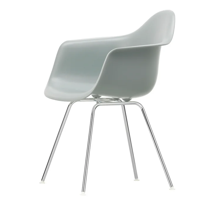 Eames Plastic Armchair von Vitra