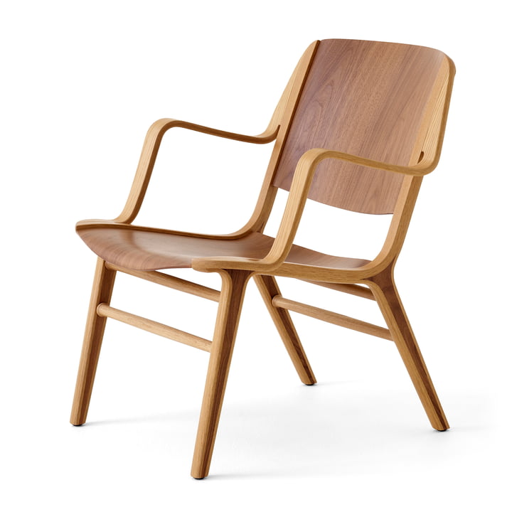 AX Lounge Chair mit Armlehnen HM11, Walnuss / Eiche lackiert von &Tradition