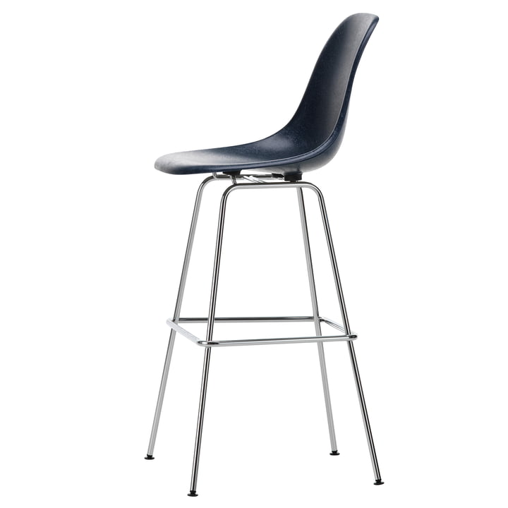 Eames Fiberglass Barstuhl, hoch, verchromt / navy blue von Vitra