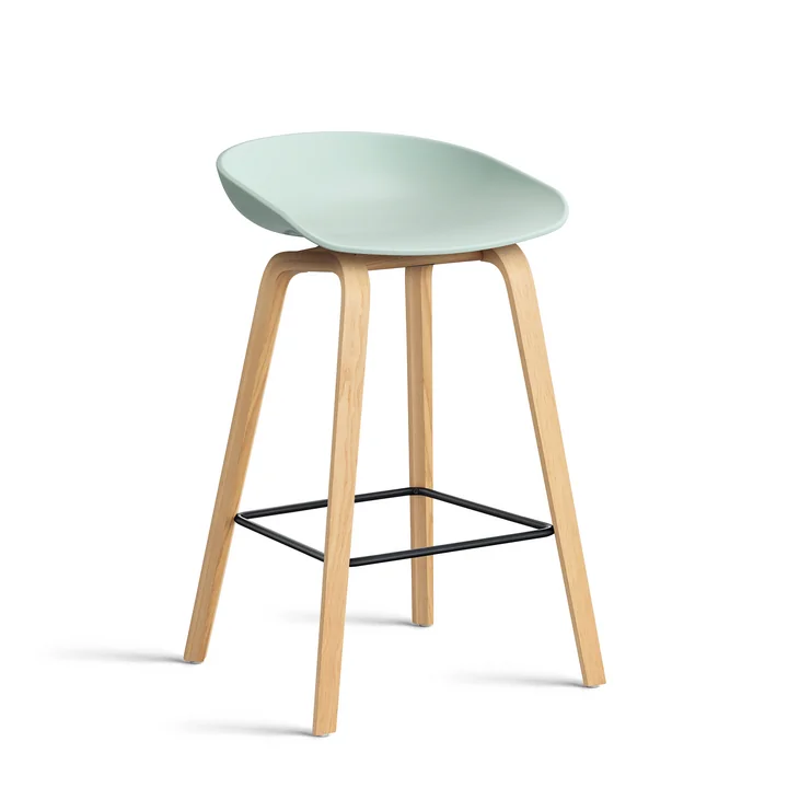 HAY - About A Stool AAS 32 H 65 cm, Eiche lackiert / Stahl schwarz / dusty mint 2.0 