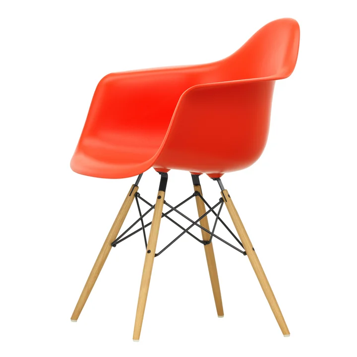 Vitra - Eames Plastic Armchair DAW RE, Esche honigfarben / poppy red