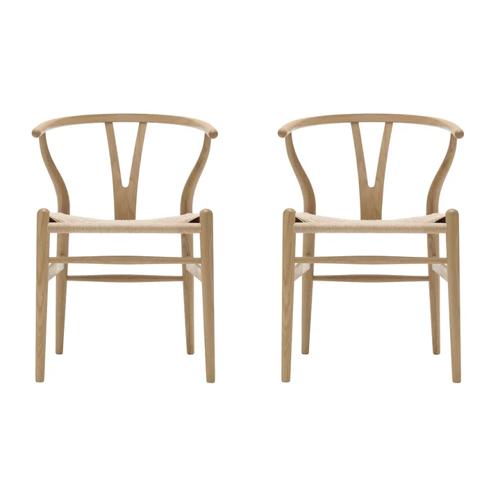 Carl Hansen - CH24 Wishbone Chair, Eiche geseift / Naturgeflecht (2er-Set)