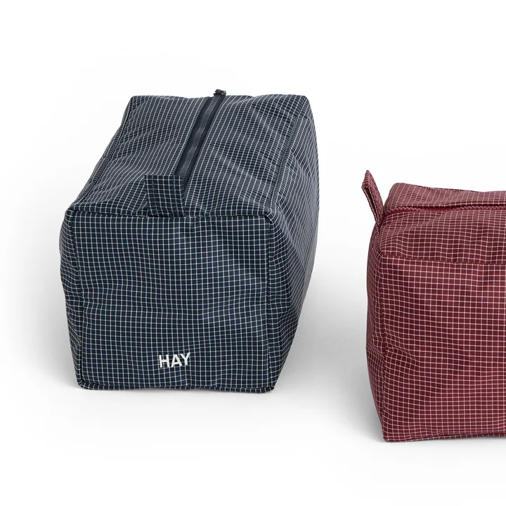 HAY - Grid Wash Bag M, dunkelblau