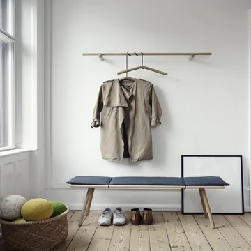 Skagerak - Georg Bank, Garderobe, Kleiderbügel, Eichenholz