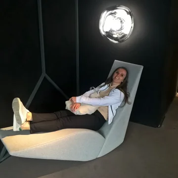 Mailänder Messe: Tom Dixon - Liegestuhl Bird