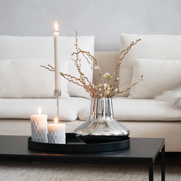 Couchtisch dekorieren mit Kerzen aus der Connox Collection