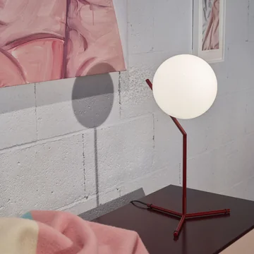 Die IC Tischleuchte als Nachttischlampe