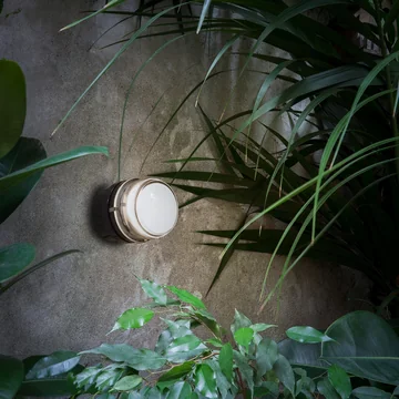 Fresnel Wandleuchte von Oluce im Außenbereich